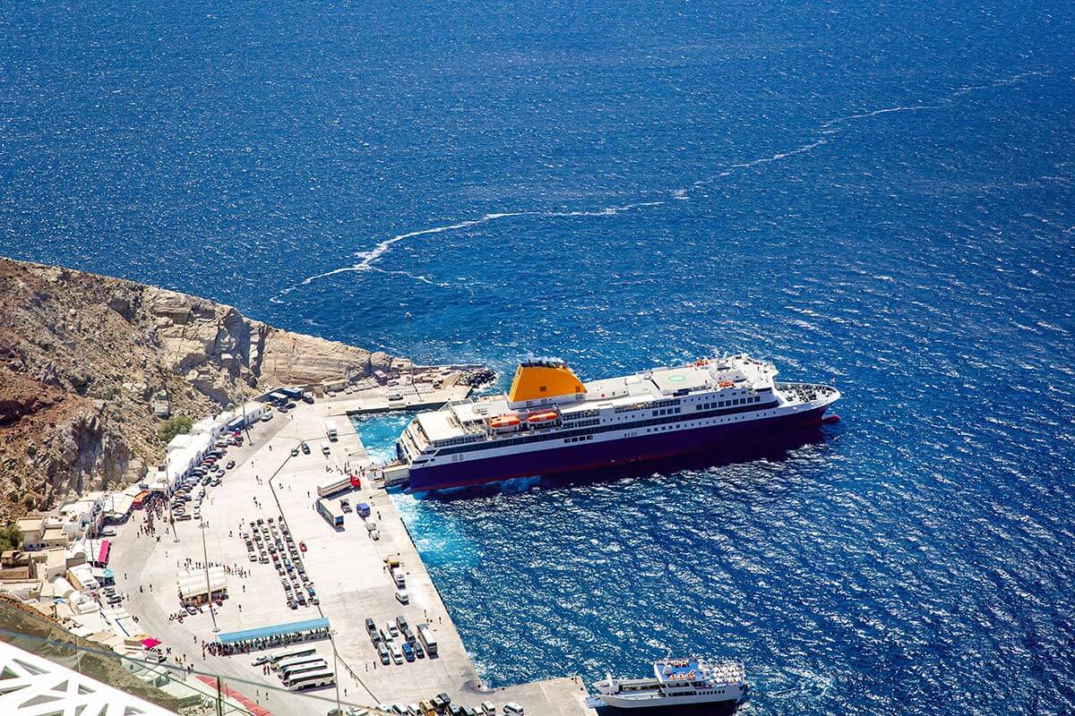 How to get from Santorini to Mykonos