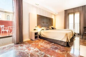 Barcelona Neighbourhood Guide: The Gothic Quarter (Barri Gòtic ...